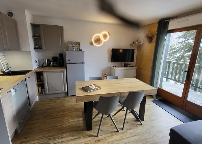 Appartement 4 A 6 Personnes - Chalets D\'Aurouze - La Joue Du Loup